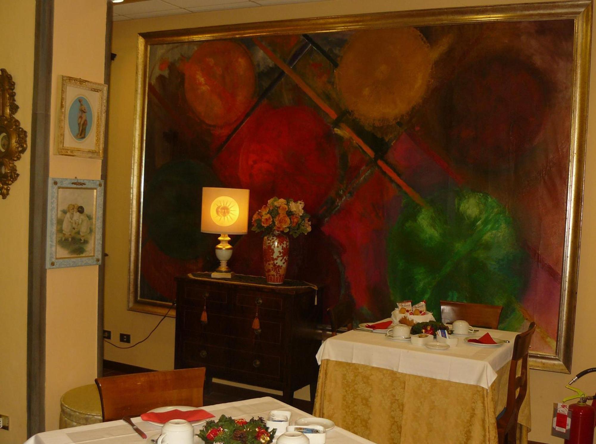 Hotel La Rocca Губио Екстериор снимка
